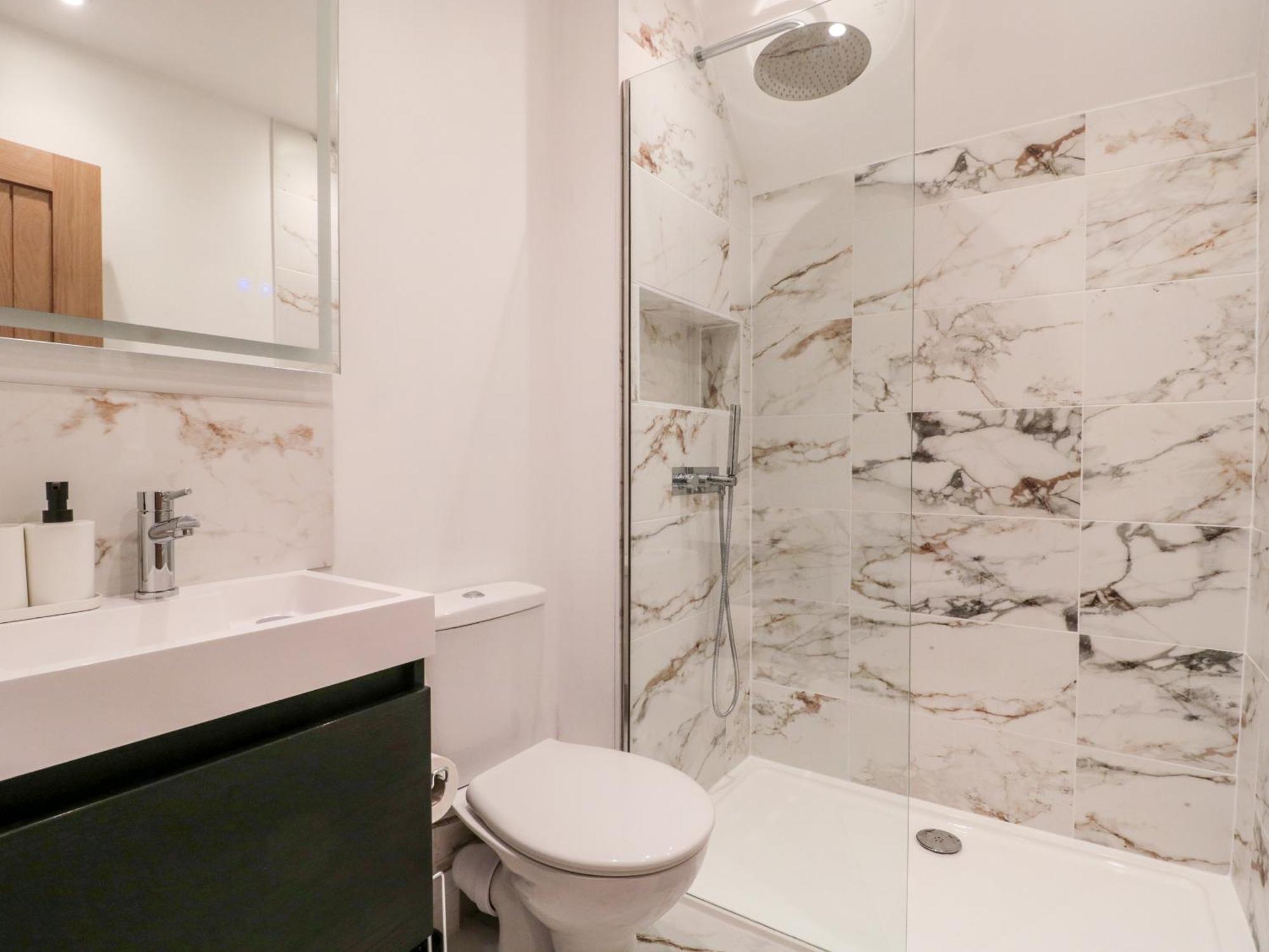 Purbeck Hotel Apartments - Flat 6 스와니지 외부 사진